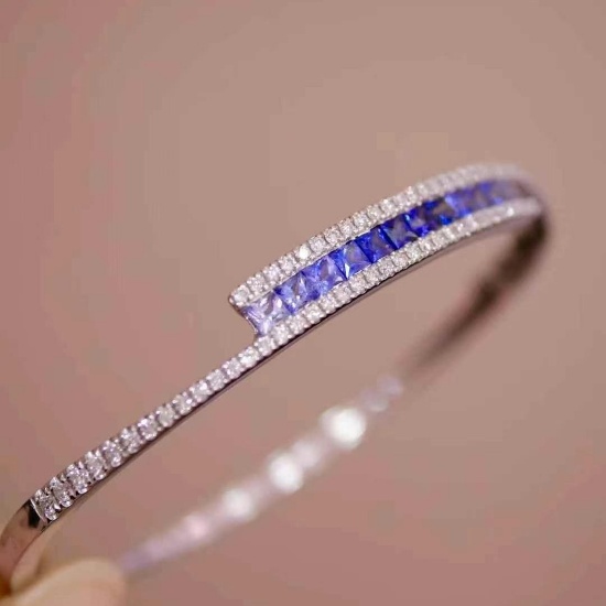 14k Gold 2.25 Ctw Natural Sapphire & Diamond Bangle