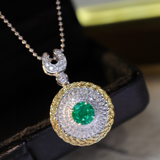 14k Gold 0.72 Ctw Natural Emerald & Diamond Pendant( Without Chain )