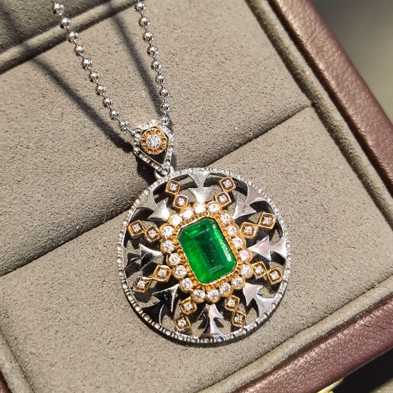 14k Gold 1.85 Ctw Vivid Green Natural Emerald & Diamond Pendant( Without Chain )