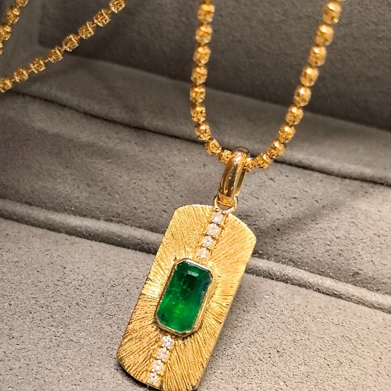 14k Gold 0.70 Ctw Vivid Green Natural Emerald & Diamond Pendant( Without Chain )