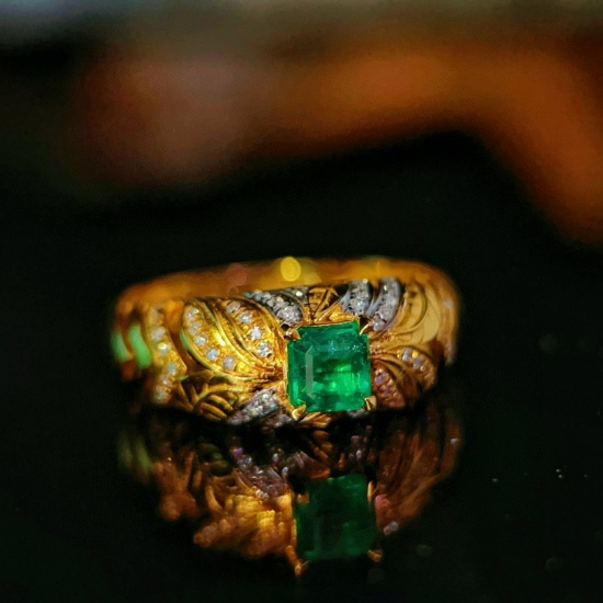 14k Gold 0.6 Ct Natural Emerald & Diamond Ring