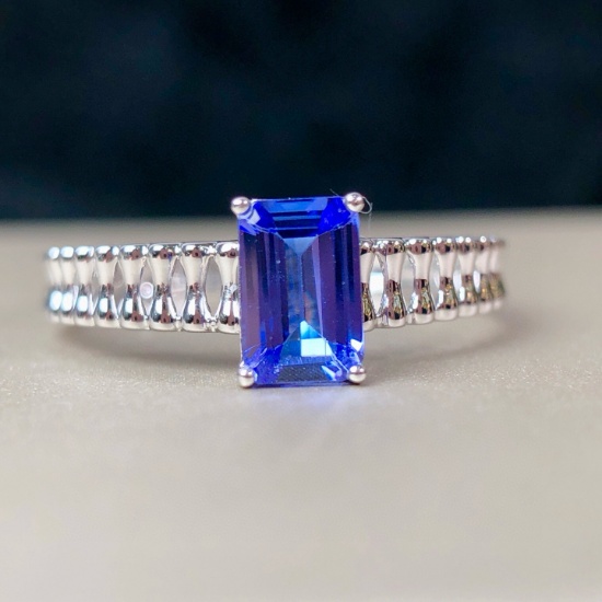 14k Gold 0.62 Ct Natural Tanzanite Ring