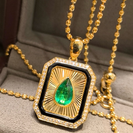 14k Gold 1.28 Ctw Vivid Green Natural Emerald & Diamond Pendant( Without Chain )