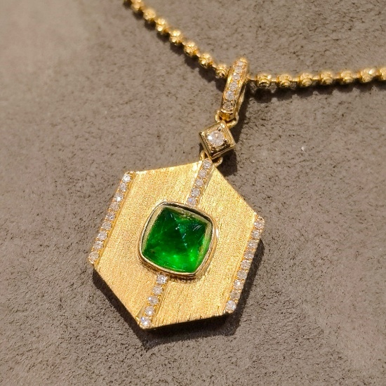 14k Gold 1.86 Ctw Vivid Green Natural Emerald & Diamond Pendant( Without Chain )