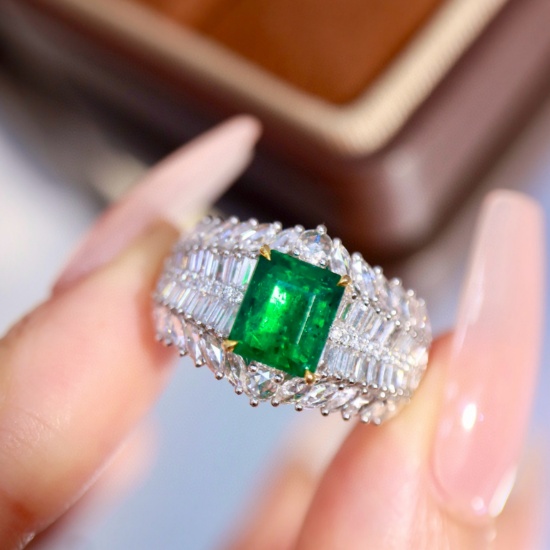 14k Gold 2.75 Ctw Vivid Green Natural Emerald & Diamond Ring