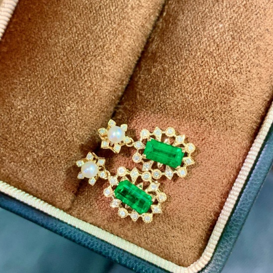 14k Gold 1.21 Ctw Vivid Green Natural Emerald & Diamond Earrings