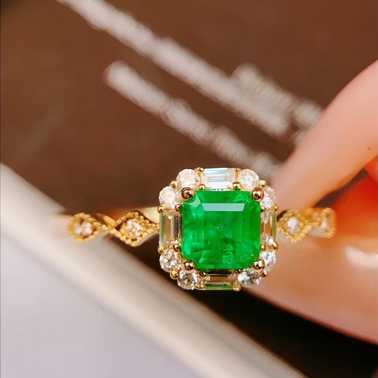 14k Gold 0.67 Ctw Vivid Green Natural Emerald & Diamond Ring