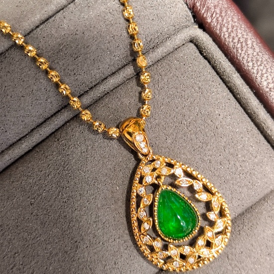 14k Gold 1.84 Ctw Vivid Green Natural Emerald & Diamond Pendant( Without Chain )