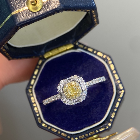 14k Gold 0.4 Ct Natural Color Diamond Ring