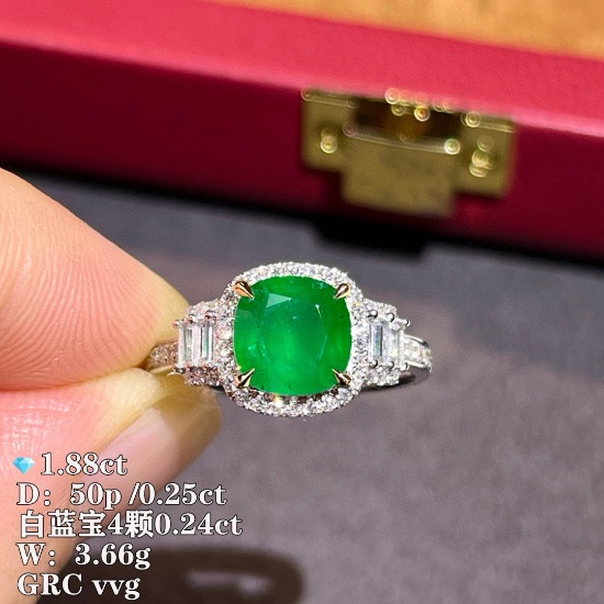 14k Gold 2.13 Ctw Vivid Green Natural Emerald & Diamond Ring