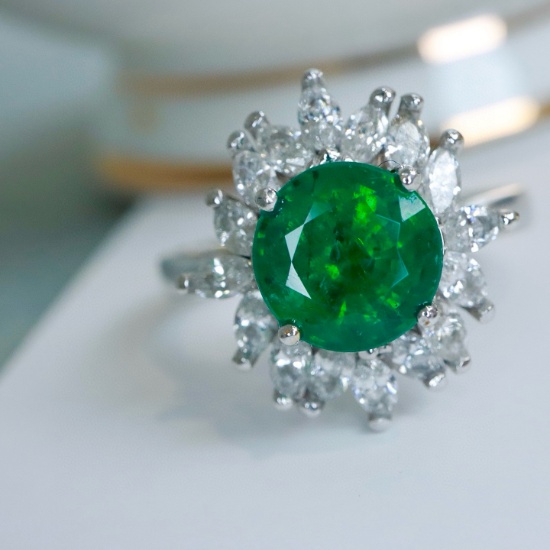 14k Gold 2.87 Ctw Vivid Green Natural Emerald & Diamond Ring