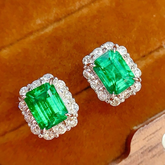 14k Gold 2.1 Ct Natural Emerald & Diamond Earrings