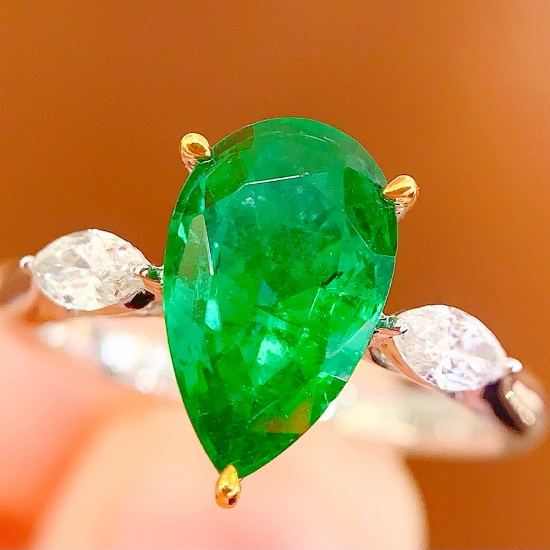 14k Gold 2.78 Ct Vivid Green Natural Emerald & Diamond Ring