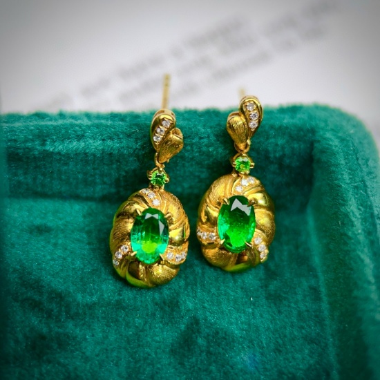 14k Gold 0.6 Ct Vivid Green Natural Emerald & Diamond Earrings