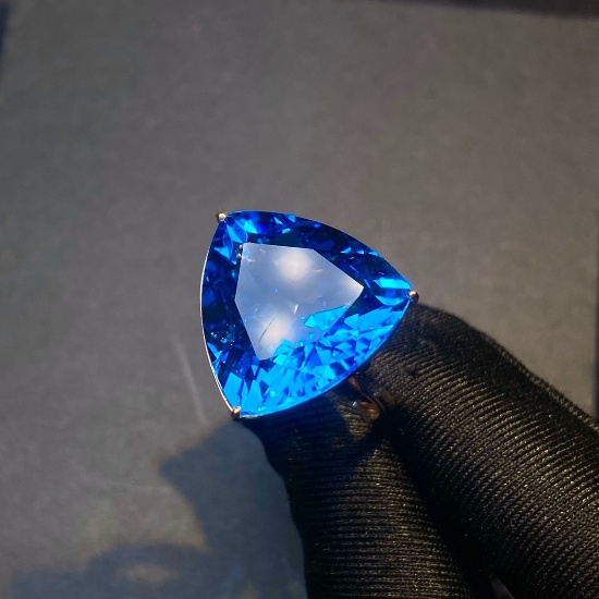 14k Gold 29.3 Ct Natural Topaz & Diamond Ring
