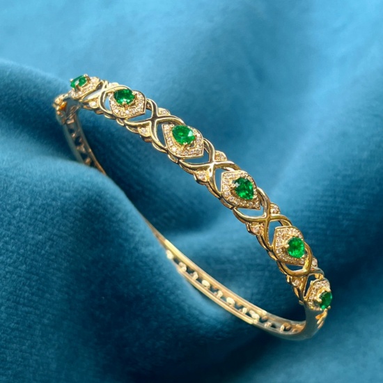 14k Gold 1.09 Ctw Vivid Green Natural Emerald & Diamond Bangle