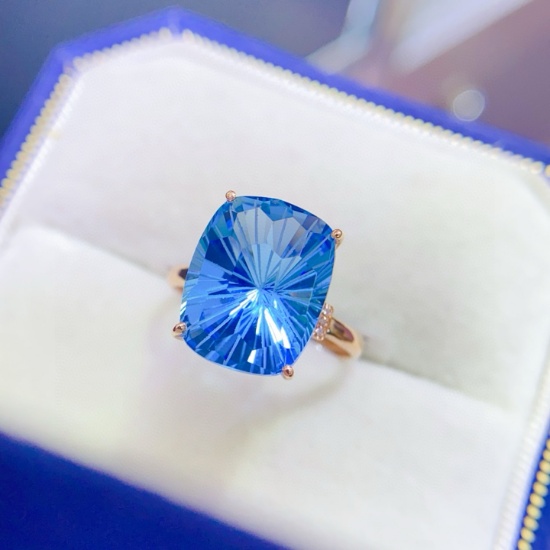 14k Gold 8.55 Ct Natural Topaz & Diamond Ring