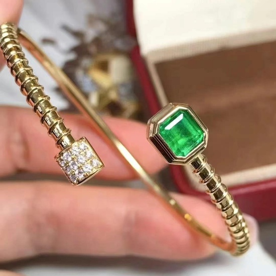 14k Gold 1.62 Ctw Vivid Green Natural Emerald & Diamond Bangle
