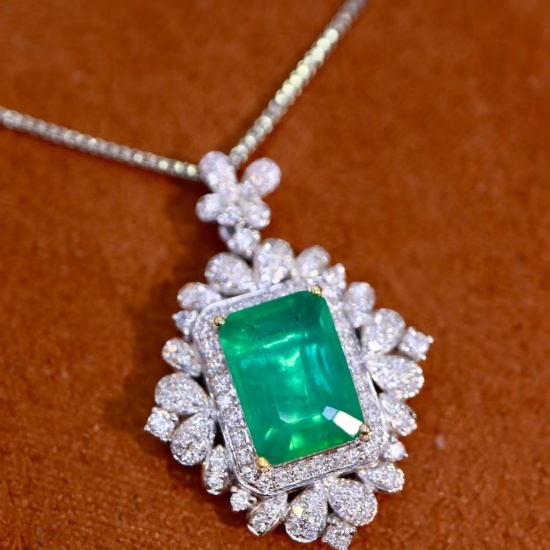14k Gold 2.59 Ctw Natural Emerald & Diamond Pendant( Without Chain )