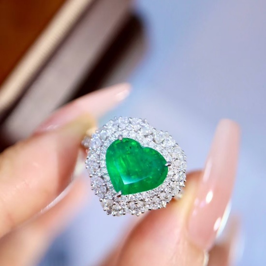 14k Gold 3.95 Ctw Vivid Green Natural Emerald & Diamond Ring