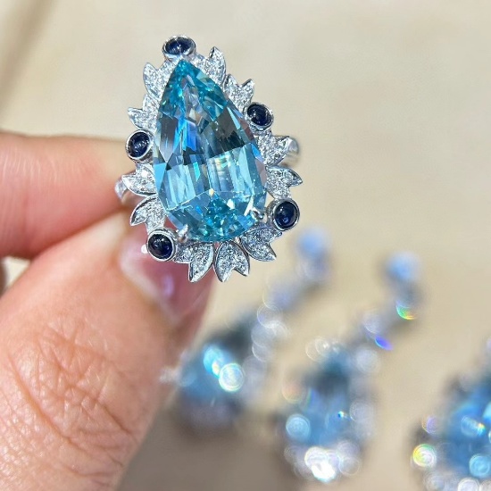 14k Gold 7.66 Ctw Natural Aquamarine & Diamond Ring