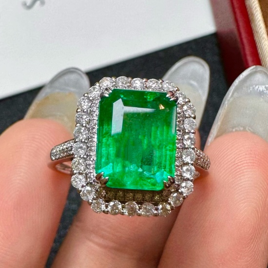14k Gold 2.69 Ct Vivid Green Natural Emerald & Diamond Ring