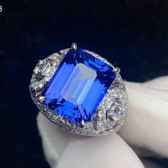 14k Gold 13.17 Ctw Natural Tanzanite & Diamond Ring