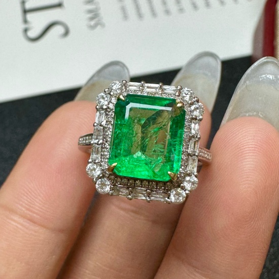 14k Gold 2.45 Ct Natural Emerald & Diamond Ring