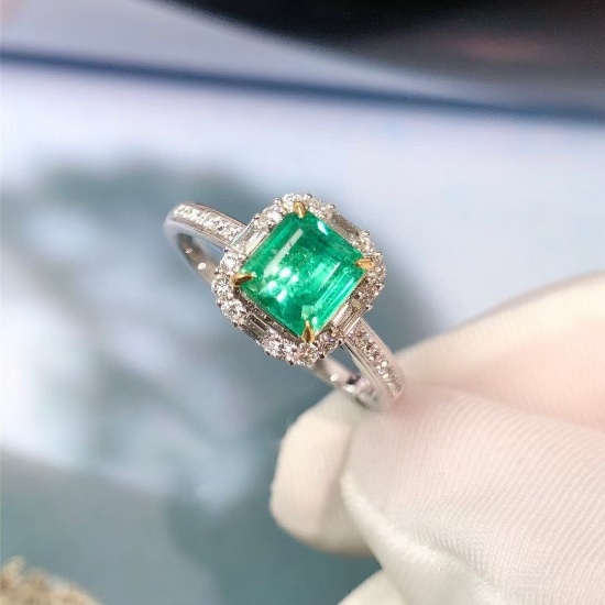 14k Gold 1.47 Ctw Natural Emerald & Diamond Ring