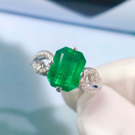 14k Gold 3.32 Ctw Vivid Green Natural Emerald & Diamond Ring