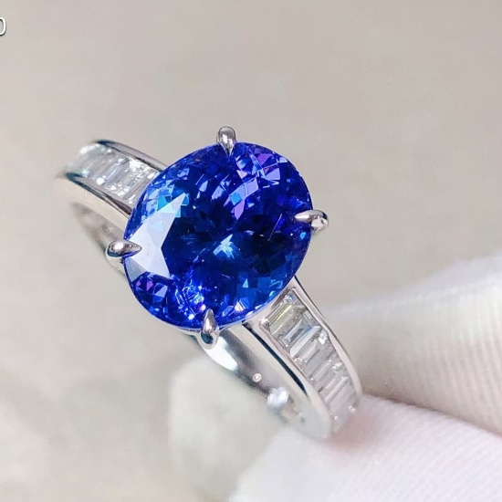 14k Gold 4.35 Ctw Natural Tanzanite & Diamond Ring
