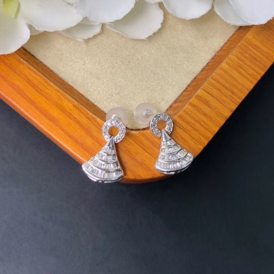 14k Gold 0.66 Ct Natural H Diamond Earrings