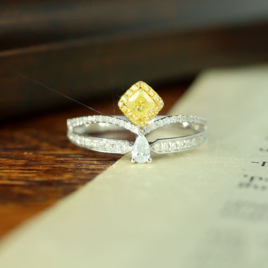 14k Gold 0.59 Ctw Natural Yellow Diamond & Diamond Ring