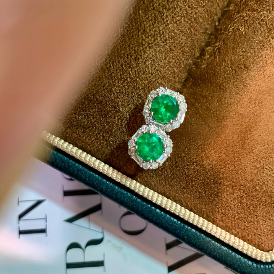 14k Gold 0.65 Ctw Natural Emerald & Diamond Earrings