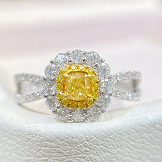 14k Gold 0.80 Ctw Natural Yellow Diamond & Diamond Ring