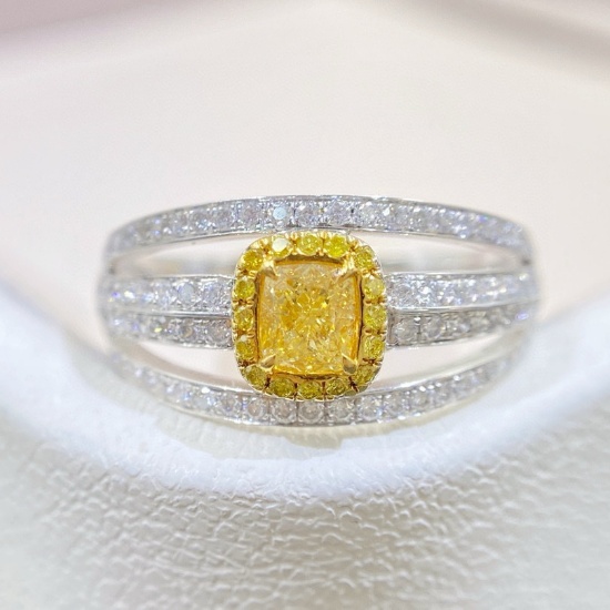 14k Gold 0.81 Ctw Natural Yellow Diamond & Diamond Ring