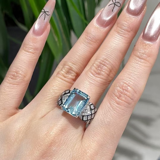 14k Gold 4.66 Ct Natural Aquamarine & Diamond Ring