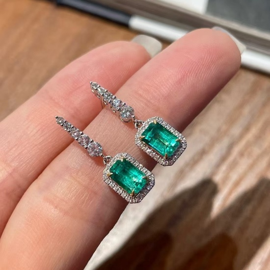 14k Gold 1.5 Ct Natural Emerald & Diamond Earrings