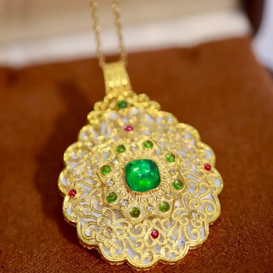14k Gold 0.55 Ctw Natural Emerald & Diamond Pendant( Without Chain )