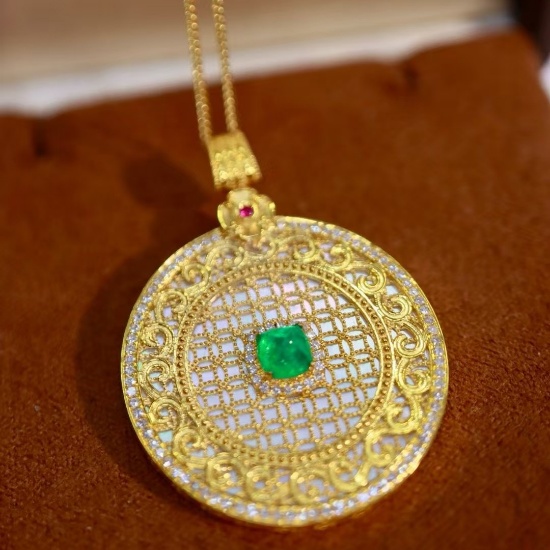 14k Gold 0.56 Ctw Natural Emerald & Diamond Pendant( Without Chain )