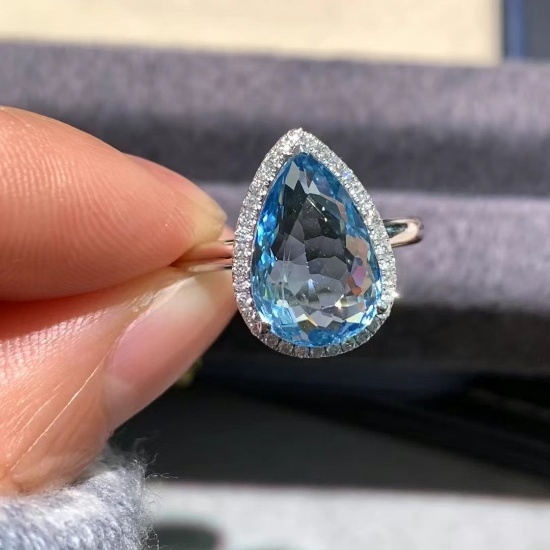 14k Gold 4.30 Ctw Natural Aquamarine & Diamond Ring
