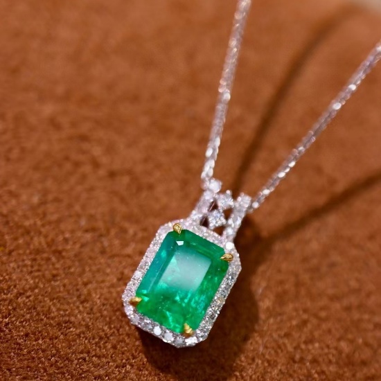 14k Gold 1.87 Ctw Natural Emerald & Diamond Pendant( Without Chain )