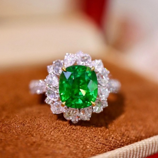 14k Gold 3.97 Ctw Vivid Green Natural Tsavorite & Diamond Ring