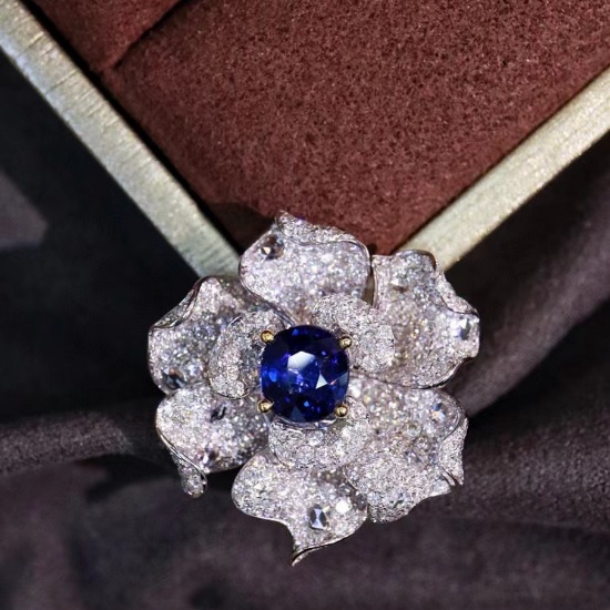 14k Gold 4.35 Ctw Vivid Blue Natural Sapphire & Diamond & Flowers Ring