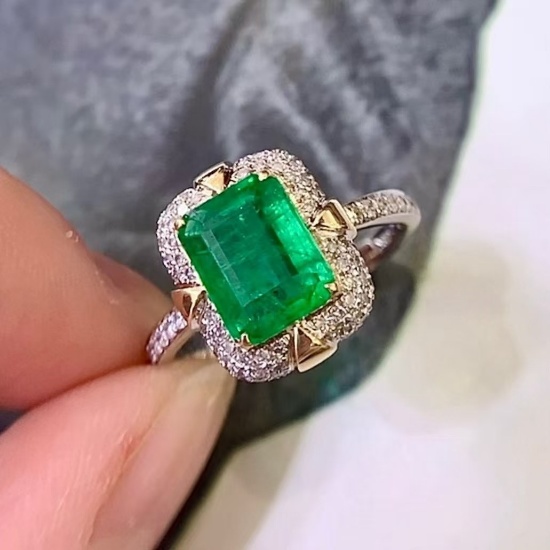 14k Gold 2.26 Ctw Vivid Green Natural Emerald & Diamond Ring
