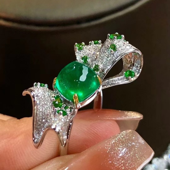 14k Gold 2.6 Ct Vivid Green Natural Emerald & Diamond Ring