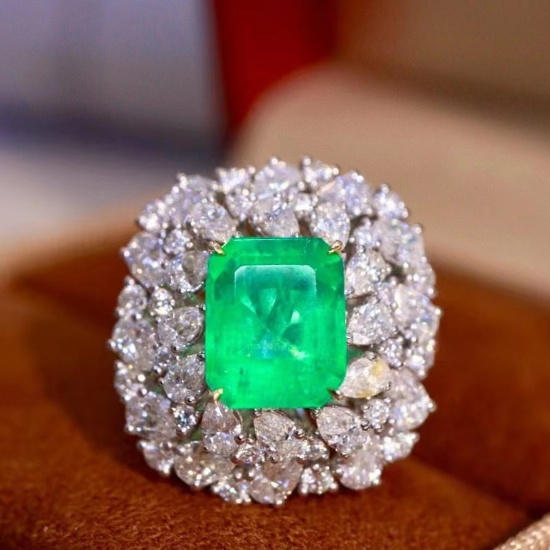 14k Gold 4.10 Ctw Natural Emerald & Diamond Ring