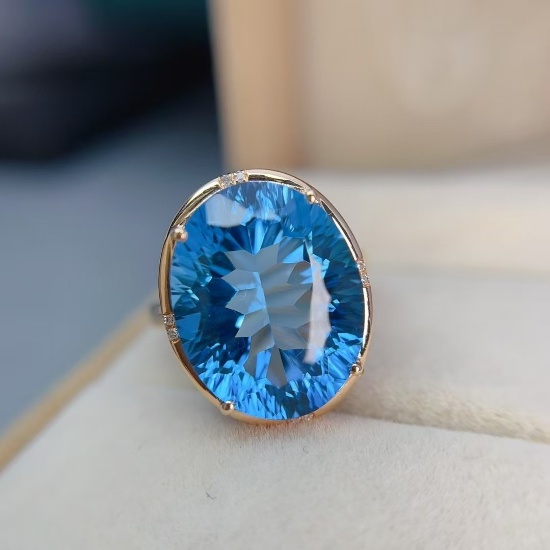14k Gold 17.05 Ct Natural Topaz & Diamond Ring