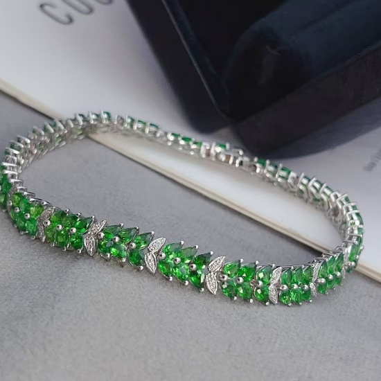14k Gold 12.35 Ct Natural Tsavorite & Diamond Bracelet