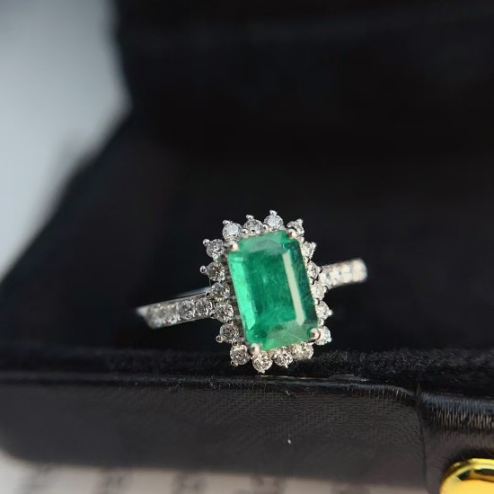 14k Gold 1.25 Ct Natural Emerald & Diamond Ring